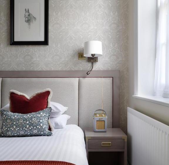 اتاق استاندارد, Eastwell Manor, Champneys Hotel & Spa