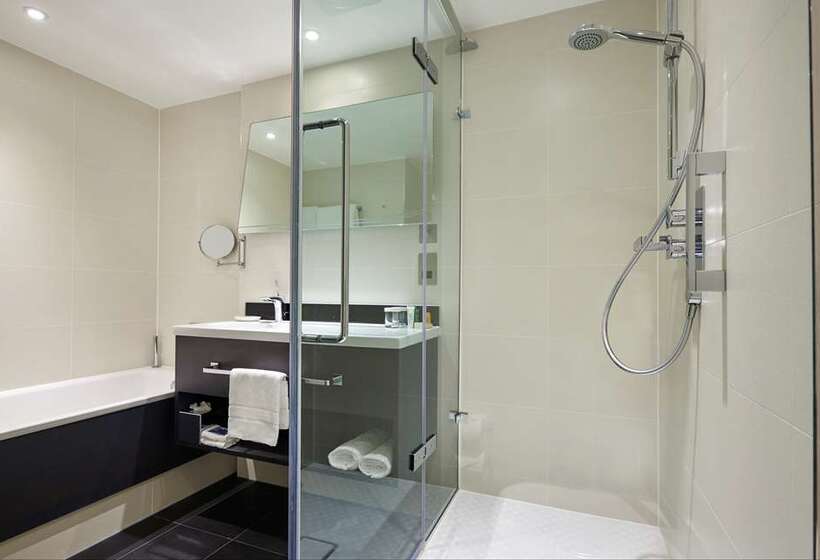 Полулюкс Кровать Кинг, Hilton London Heathrow Airport