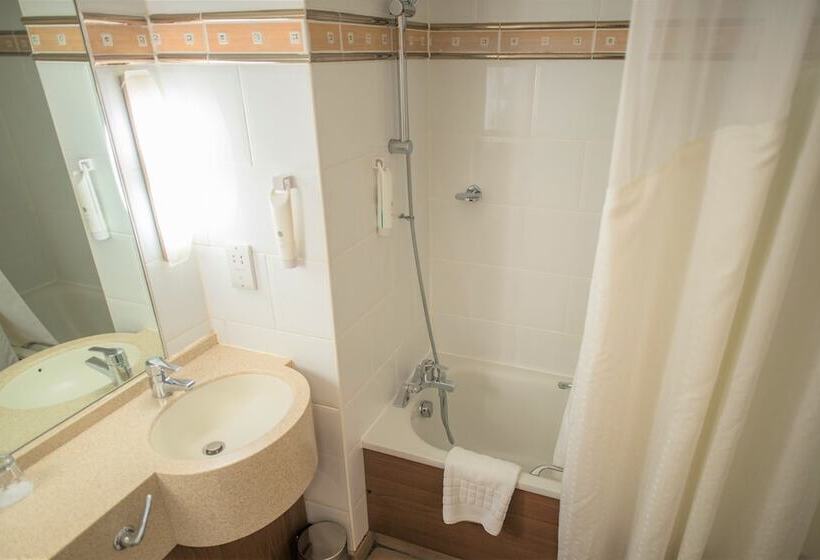 Номер Стандарт, Holiday Inn A55 Chester West, An Ihg