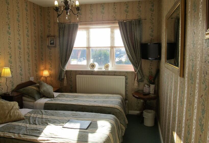 기본룸, Moonraker House
