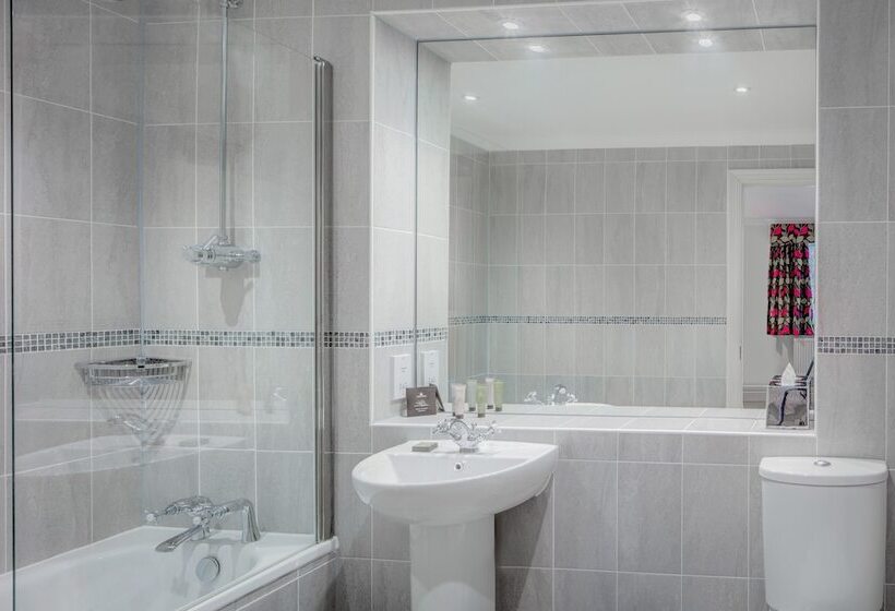 Номер Стандарт, Nailcote Hall