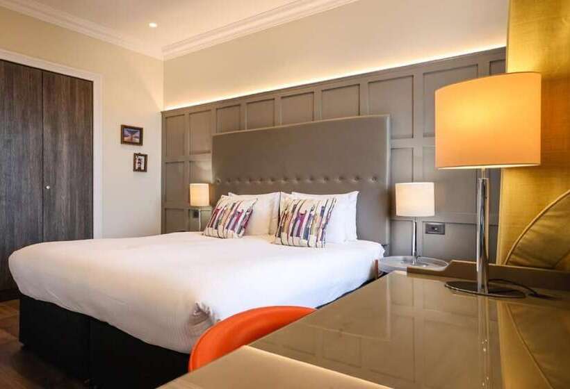 سوییت با چشم‌انداز دریا, The Hermitage Hotel   Oceana Collection