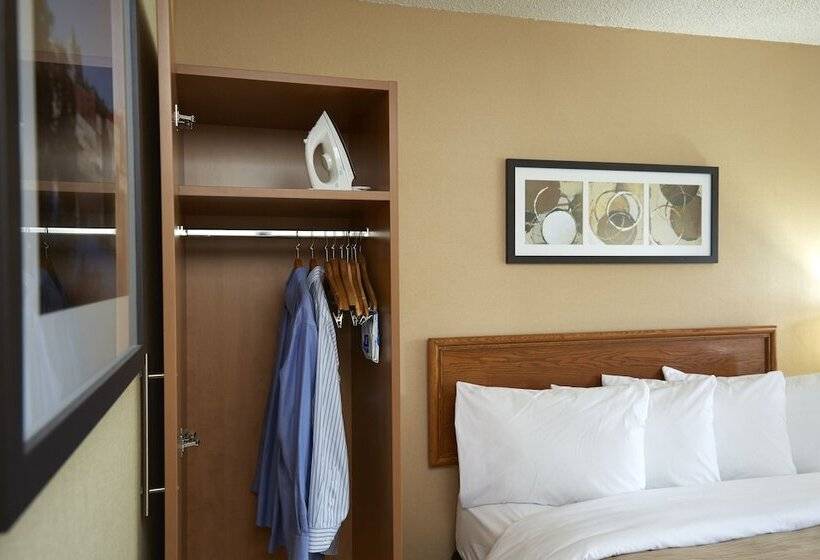 Номер Стандарт 2 Двуспальные Кровати, Comfort Inn Kirkland Lake