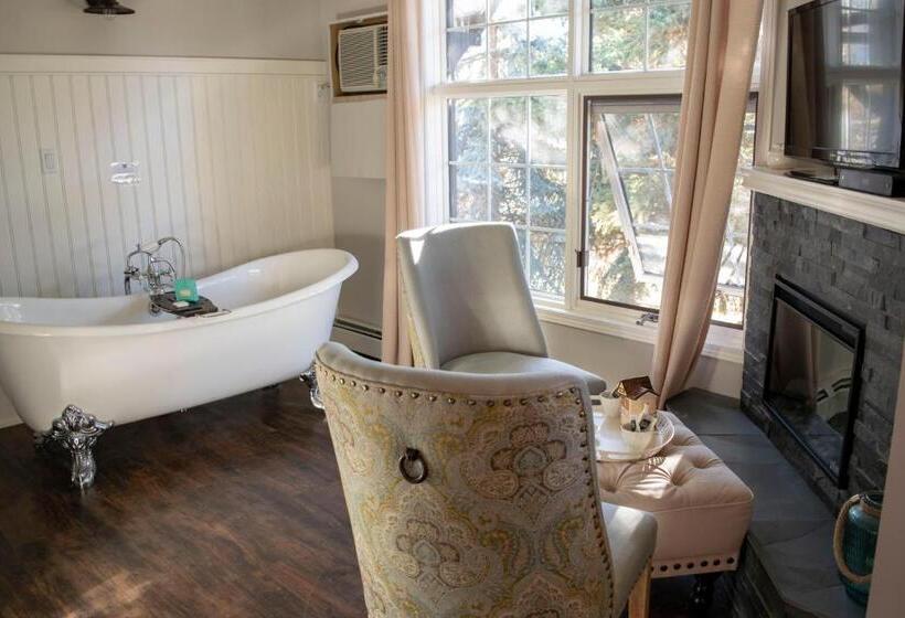 キングサイズベッドのデラックススイート, The Georgetown Inn