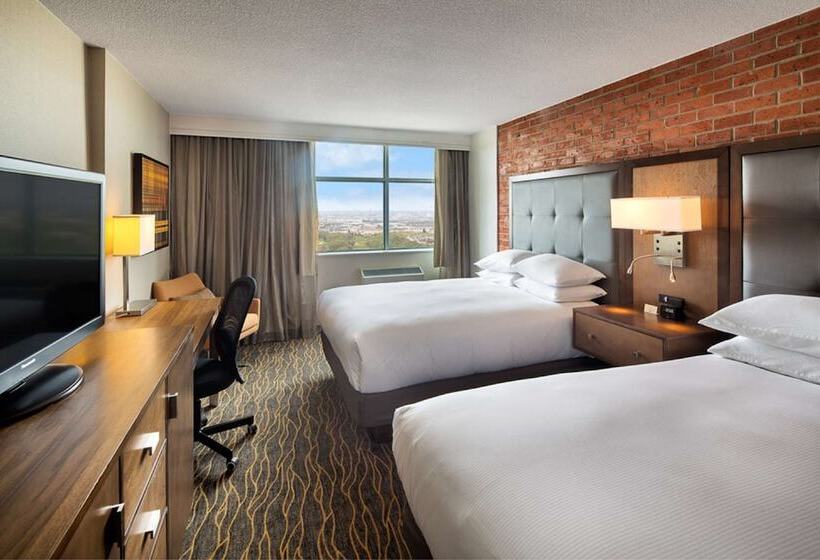 ２ダブルベッドのスタンダードルーム, Doubletree By Hilton Toronto Airport