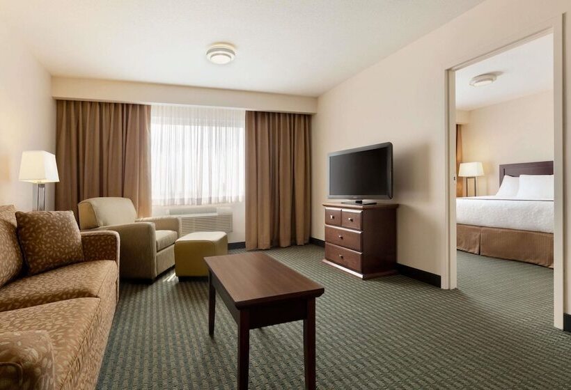 Люкс, Travelodge Hotel By Wyndham Weyburn