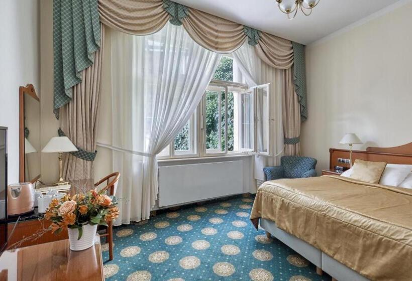 Семейные Апартаменты, Romance