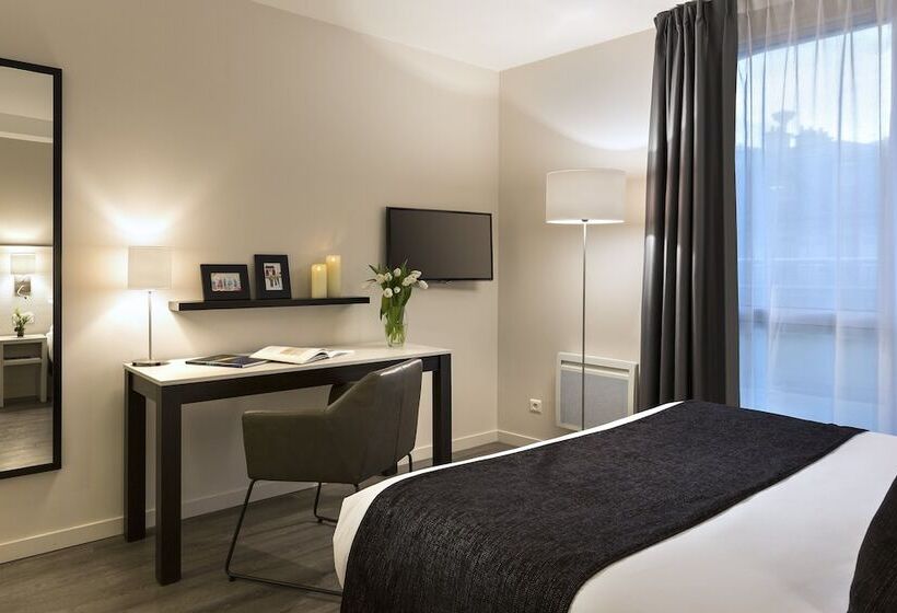 Студия Стандарт, Citadines Montmartre Paris