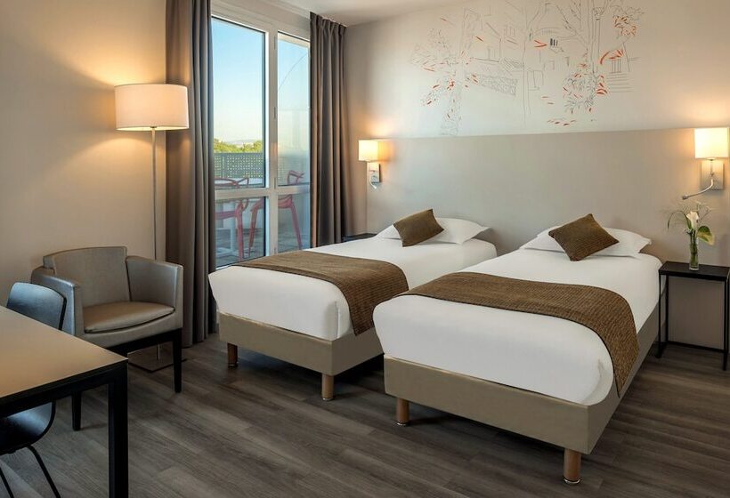 Студио Стандарт с Балконом, Citadines Montmartre Paris