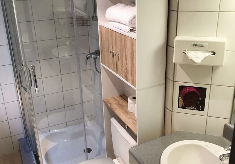 Номер Стандарт, Brit Hotel Aux Sacres Reims Centre