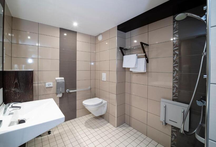 Номер Стандарт Трехместный, Logis Cottage