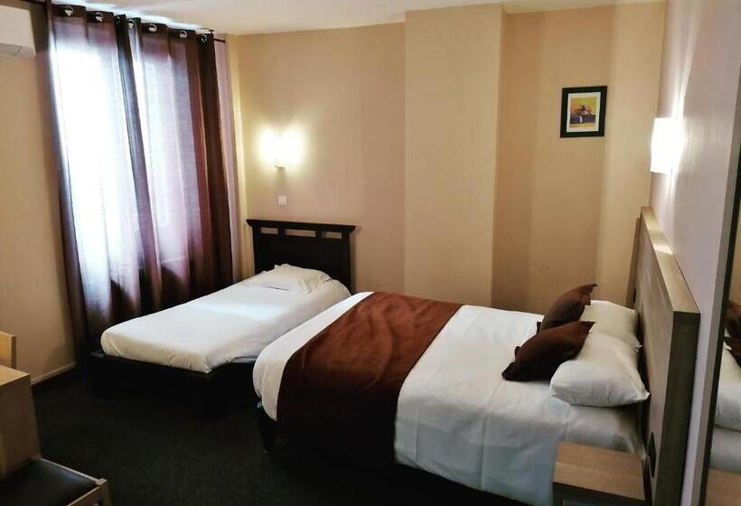 Номер Стандарт Трехместный, Logis Hôtel Saint Jacques