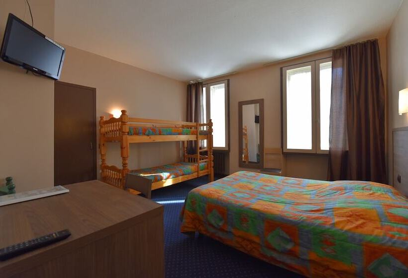 Номер Стандарт Трехместный, Logis Hôtel Saint Jacques