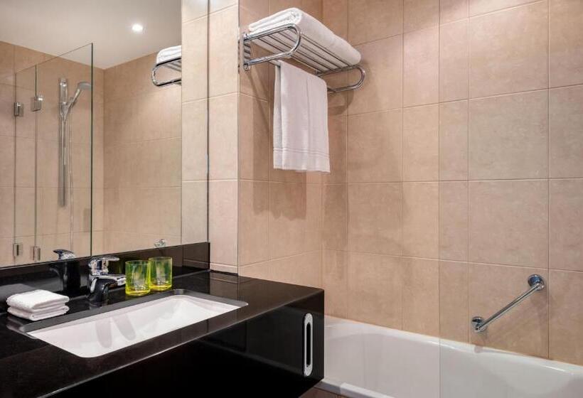 Номер Superior Кровать Кинг, Four Points By Sheraton Munich Arabellapark