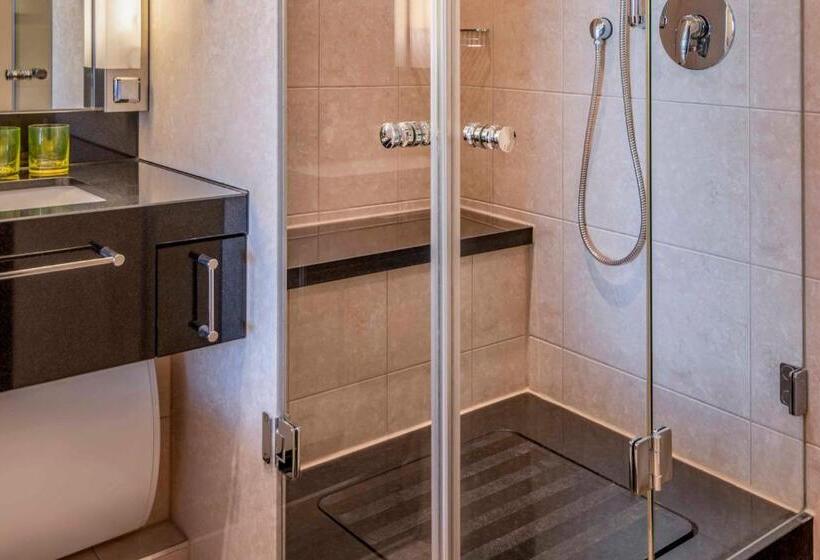 Люкс Deluxe 2 Спальни, Four Points By Sheraton Munich Arabellapark