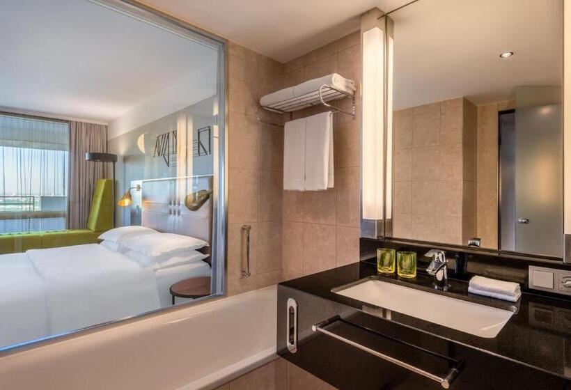 Номер Премиум, Four Points By Sheraton Munich Arabellapark