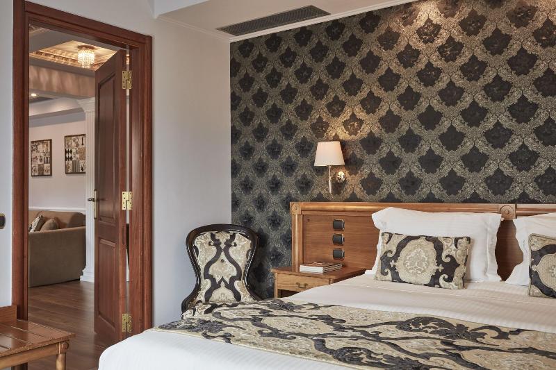 디럭스 스위트, Ava Hotel And Suites