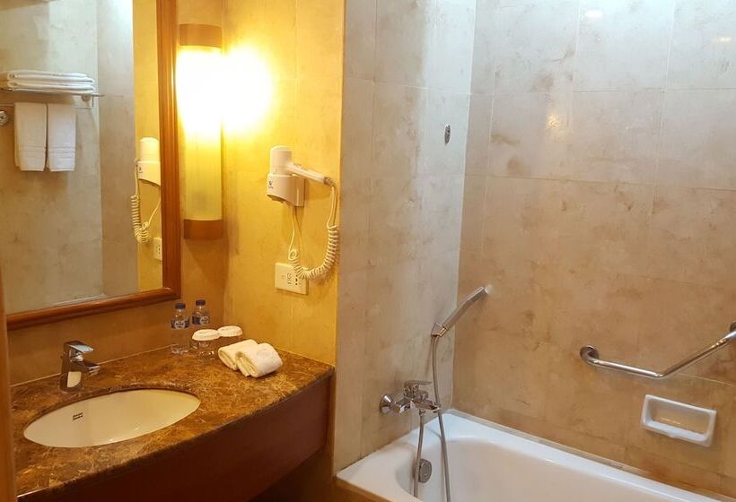 Номер Deluxe Вид на Бассейн, Kuta Paradiso