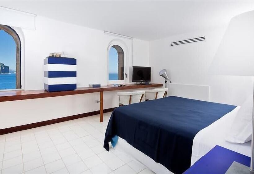 Классический Номер Вид на Море, Capo La Gala Hotel&wellness
