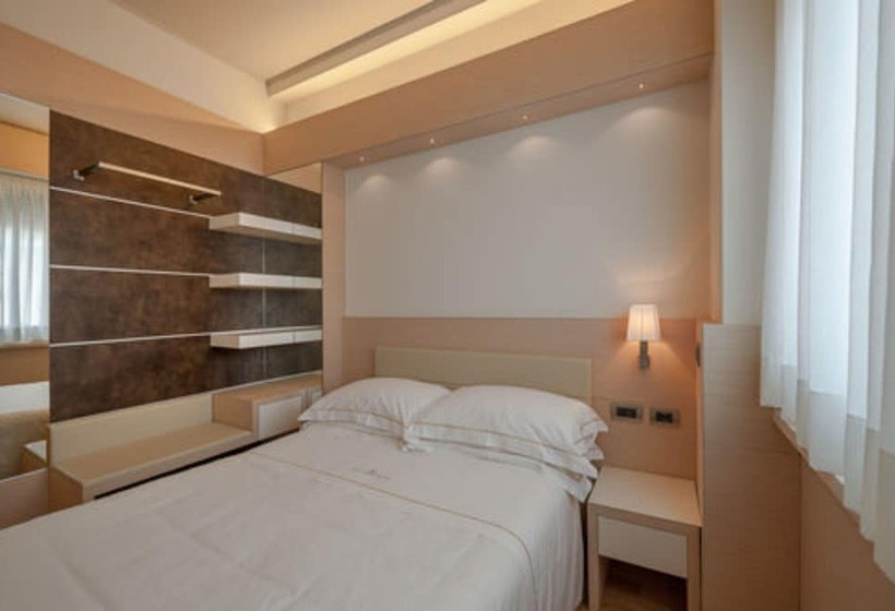 اتاق استاندارد سه نفره, Ariston