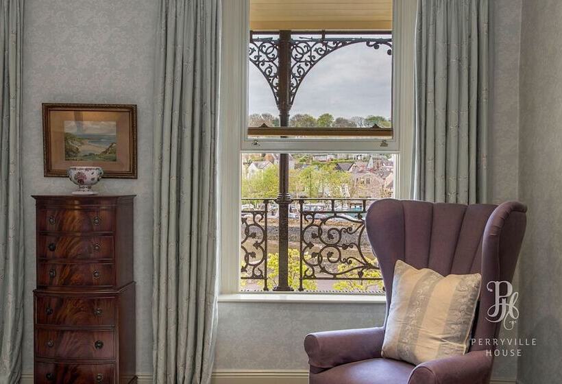 Junior Suite, Perryville House