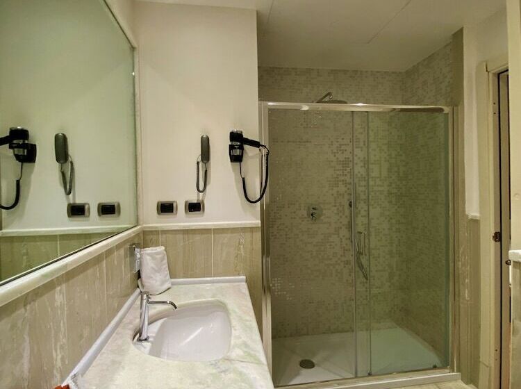 Junior Suite, Delle Nazioni