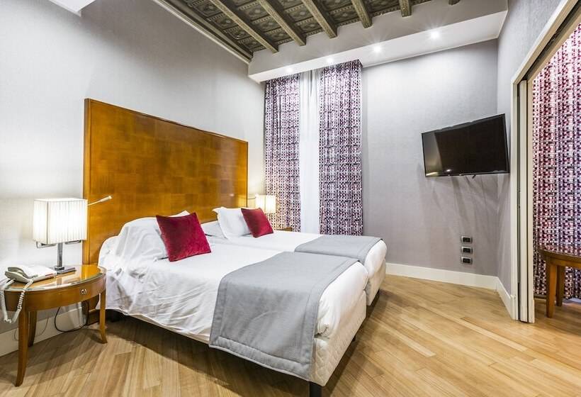 Habitación Triple Estándar, Delle Nazioni