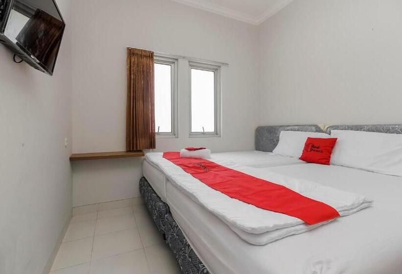 Номер Стандарт, Reddoorz Near Central Park Mall