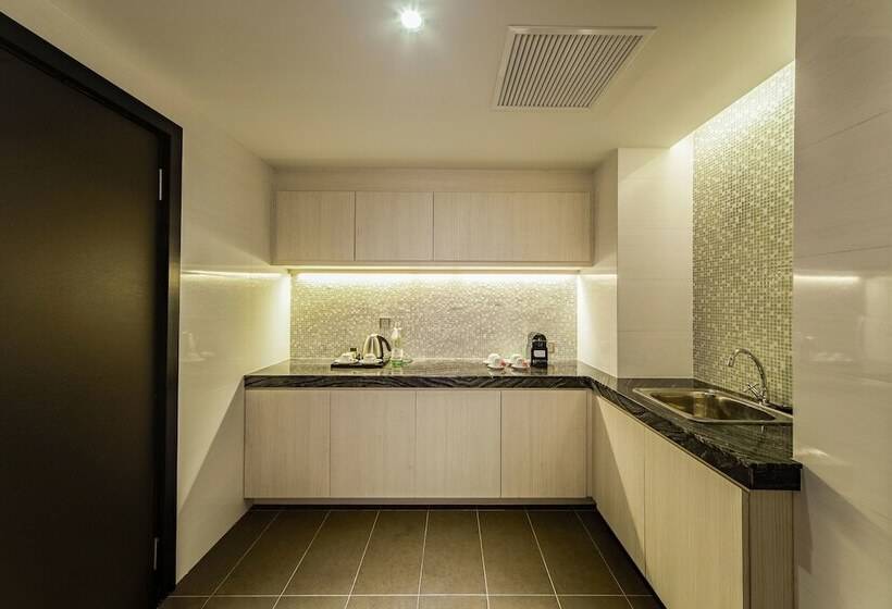 Президентский Люкс, Promenade Hotel Kota Kinabalu