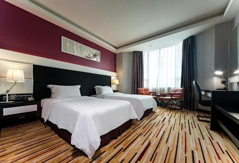 اتاق سوپریور با اتاق نشیمن, Promenade Hotel Kota Kinabalu