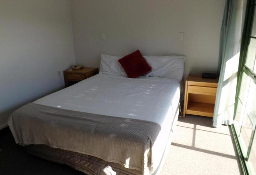 سوئیت 2 خوابه, Karaka Tree Motel