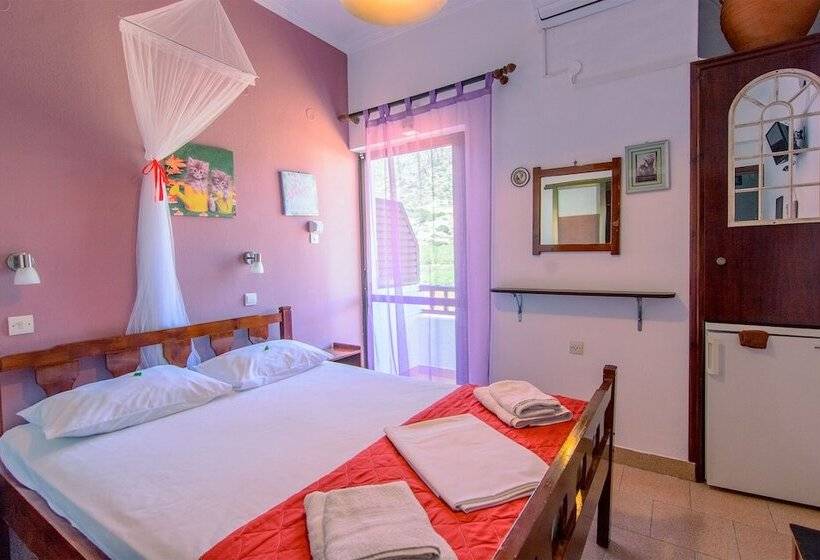 Номер Стандарт, Savas Rooms