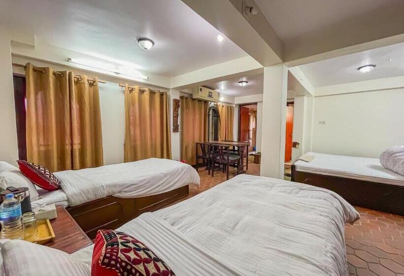 اتاق لوکس خانوادگی, Siddhi Laxmi Guest House
