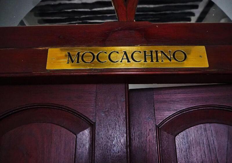 اتاق استاندارد یک نفره, Zanzibar Coffee House