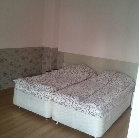 Economy Quadruple Room, Vavilon   Hostel