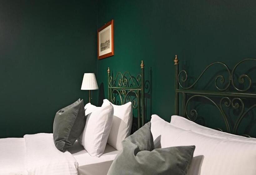 수피리어 룸 산전망, Il Ciocco Hotels