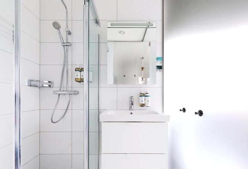 استودیوی سوپریور, Numa I Turi Apartments