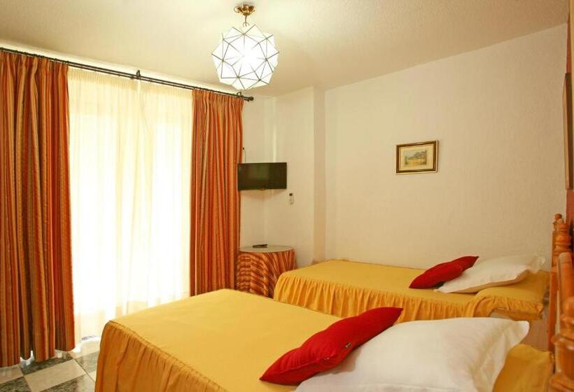 اتاق استاندارد با سرویس بهداشتی مشترک, Pension Zurita