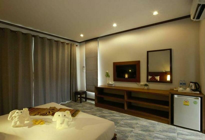 Havuz Manzaralı Delüks Oda, Khaolak Mountain View