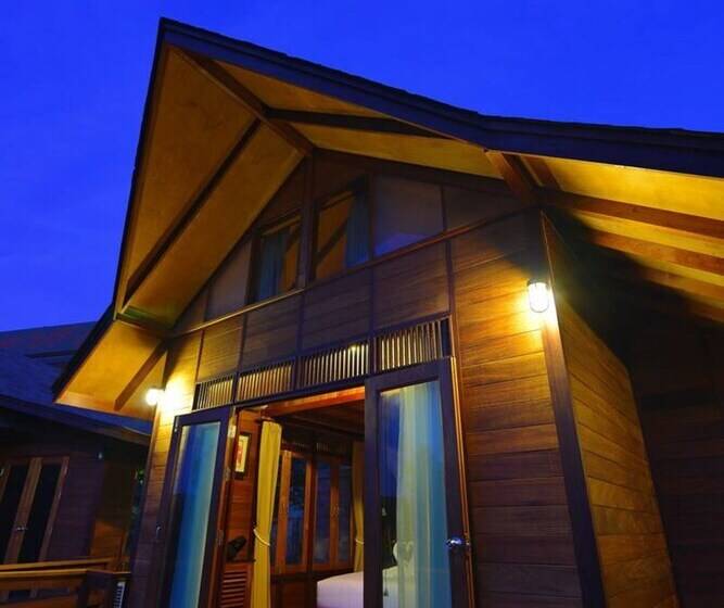 ویلای 2 خوابه, Rice Farm Villa Suratthani