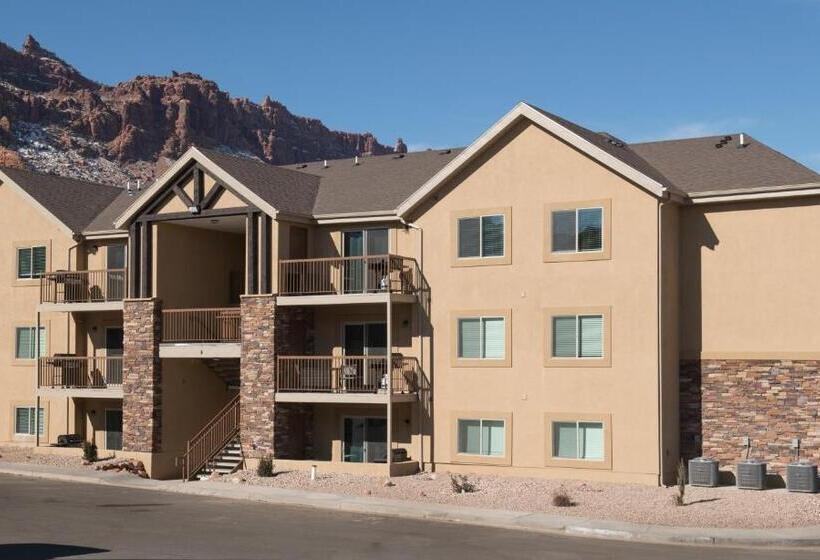 آپارتمان 1 خوابه با بالکن, Moab Redcliff Condos