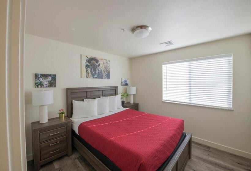 آپارتمان 1 خوابه با بالکن, Moab Redcliff Condos