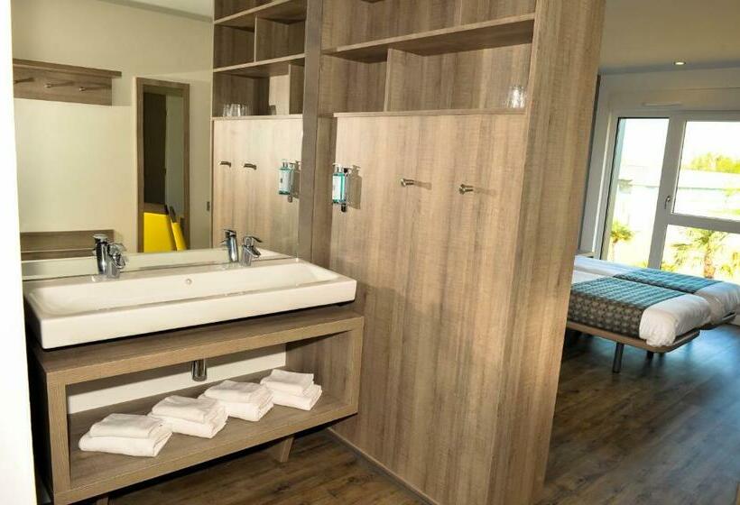 Четырехместный Номер Стандарт, Residence Des Pilotes