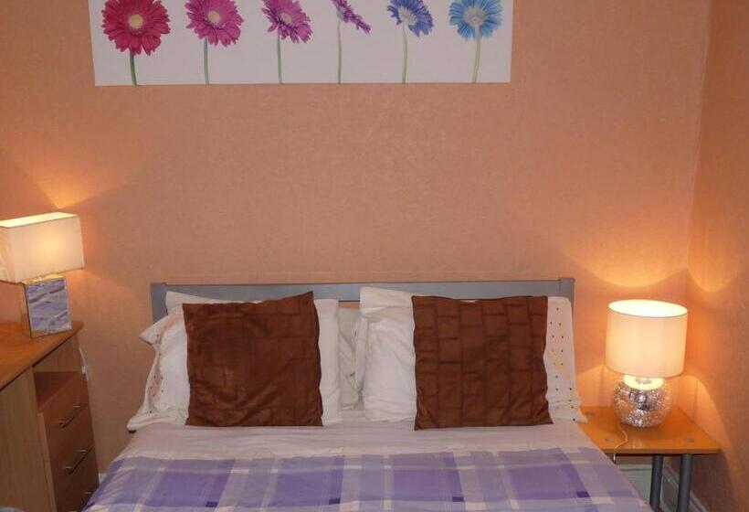 اتاق استاندارد با سرویس بهداشتی مشترک, Arbour Guest House
