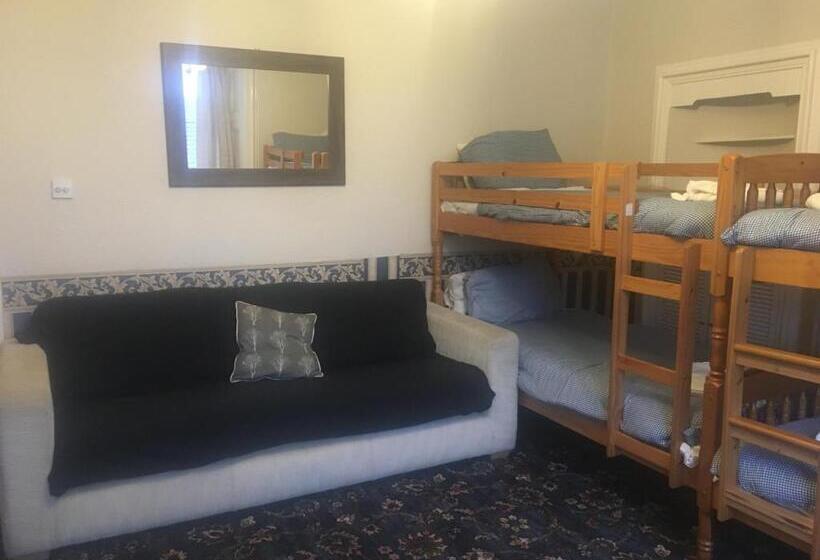 اتاق خانوادگی, Arbour Guest House