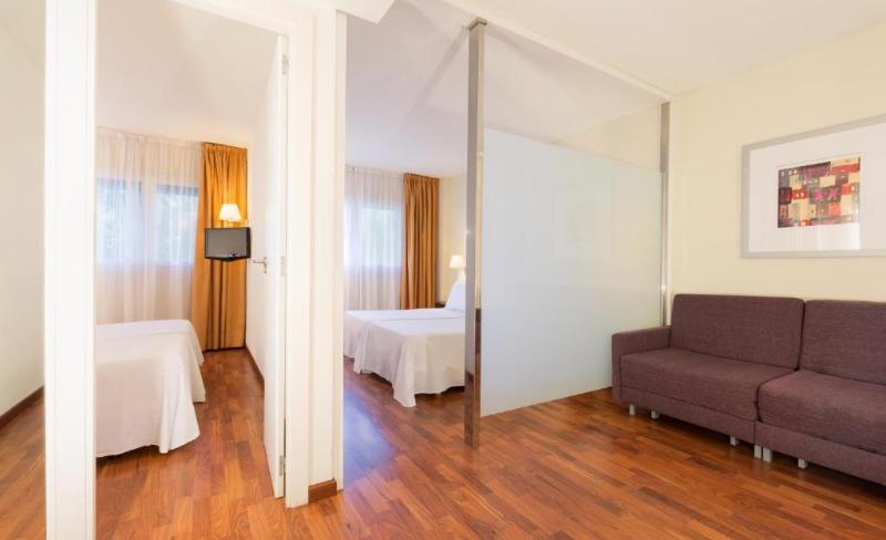 Люкс Повышенной Комфортности, Crowne Plaza Hotel Riyadh Minhal, An Ihg