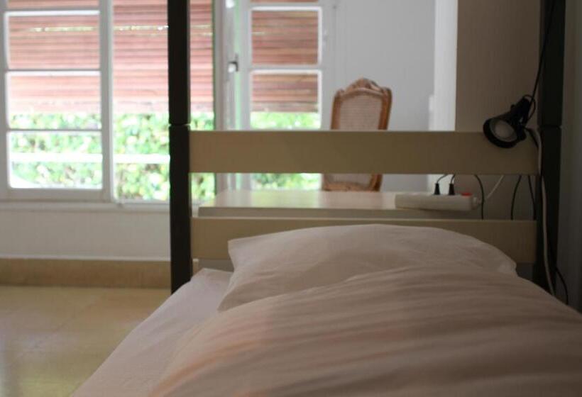 共用房间的床, Cassis Hostel Les Heures Claires