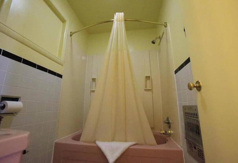 스탠다드 룸 킹사이즈 침대, Shamrock Country Inn