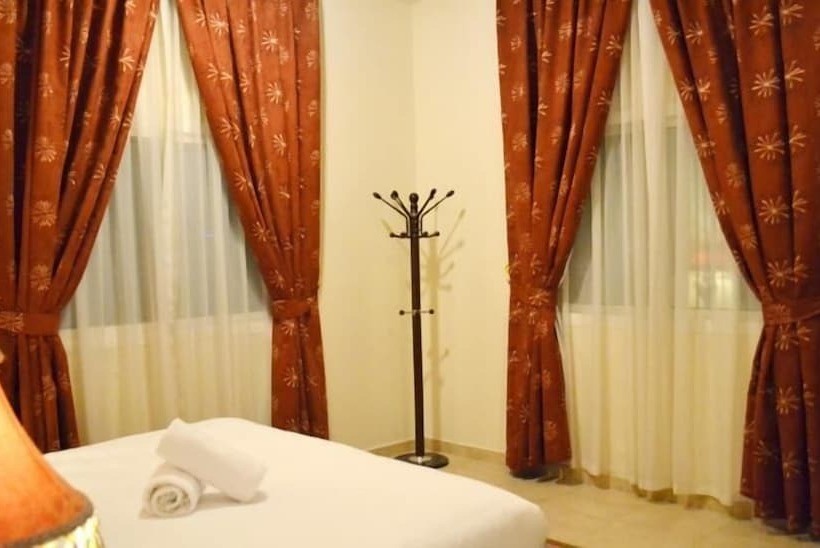 스탠다드 스튜디오, Sara Hotel Apartments