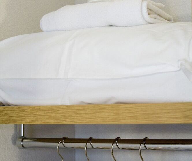 اتاق استاندارد چهار تخته, B&b Hotel Caen Sud